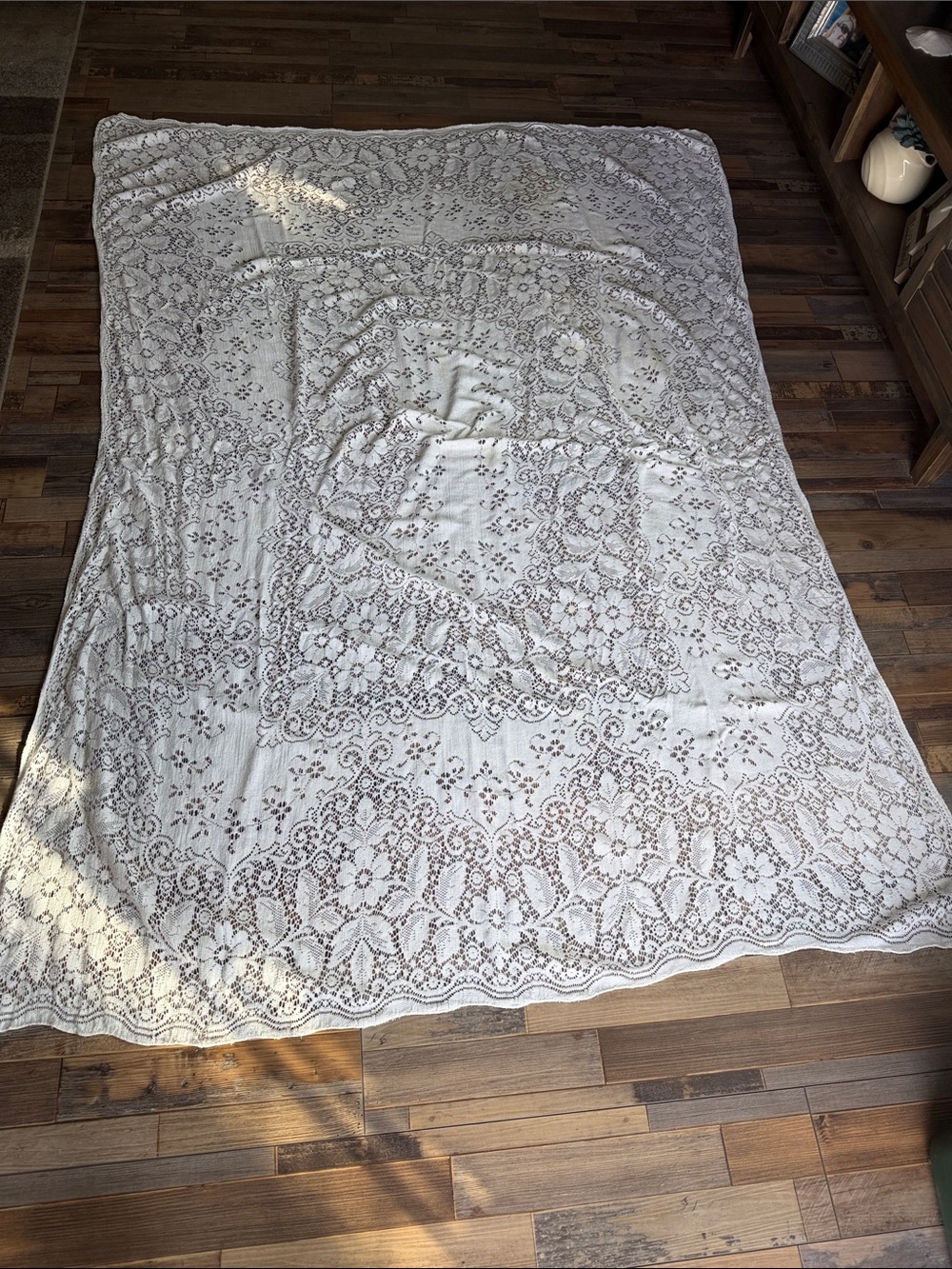 Vintage Ivory White Floral Lace Tablecloth